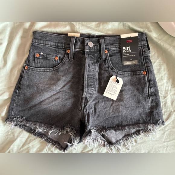 NWT Levi’s 501 Shorts - Picture 4 of 9